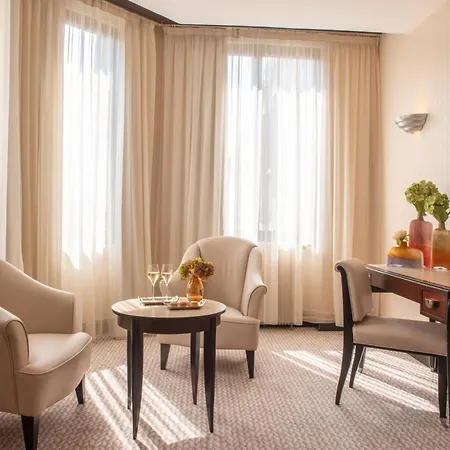 Les Jardins Du Marais Hotel Parigi