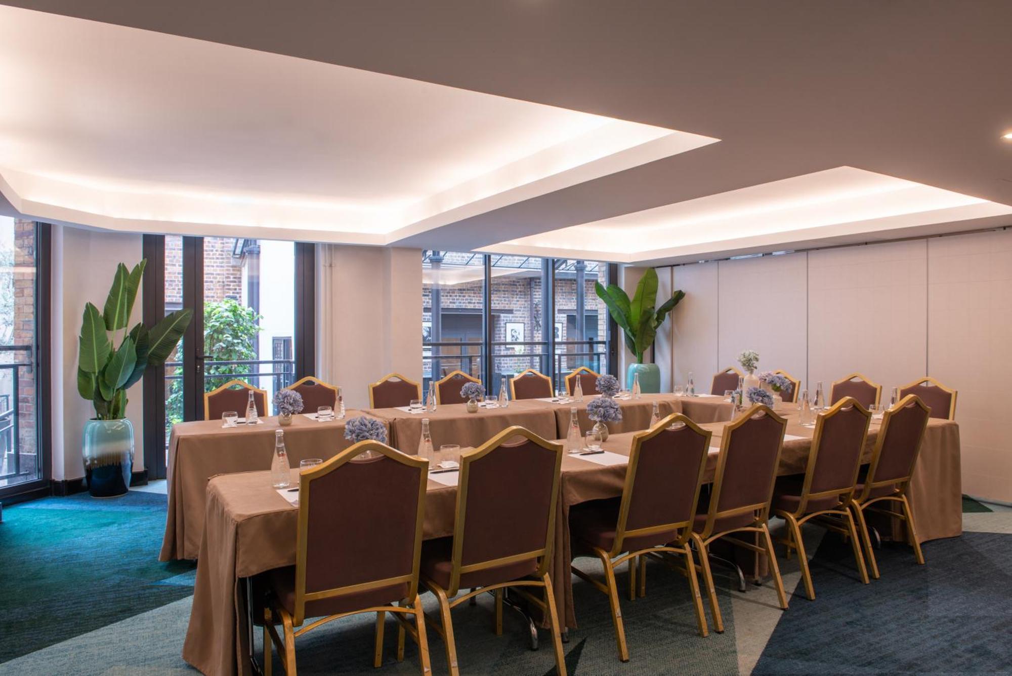 Les Jardins Du Marais Hotel 4*